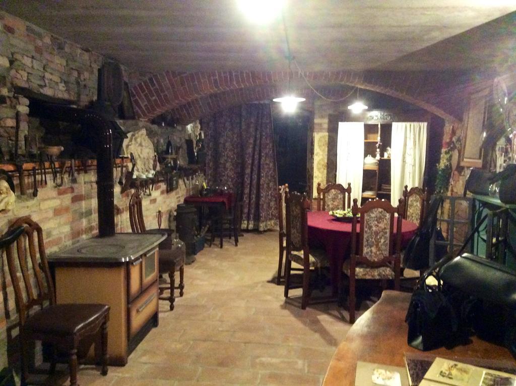 Calosso Casa Giuliana旅馆 外观 照片