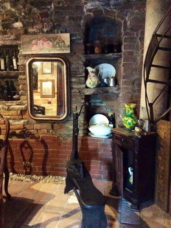 Calosso Casa Giuliana旅馆 外观 照片