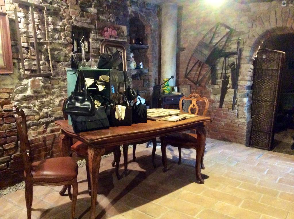 Calosso Casa Giuliana旅馆 外观 照片