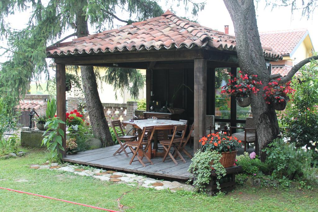 Calosso Casa Giuliana旅馆 外观 照片