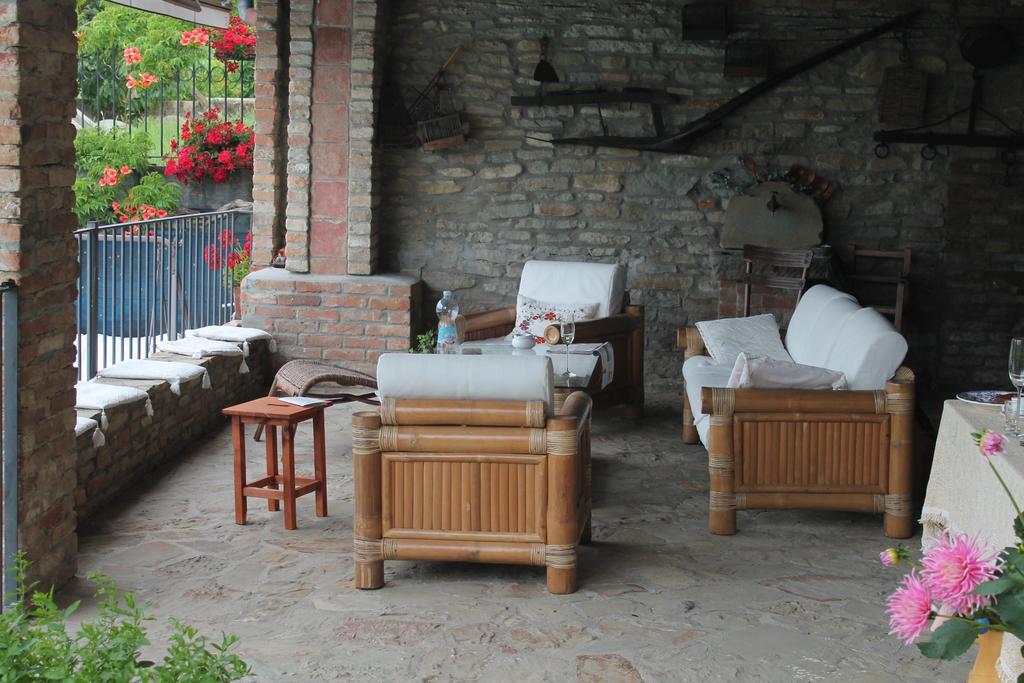 Calosso Casa Giuliana旅馆 外观 照片