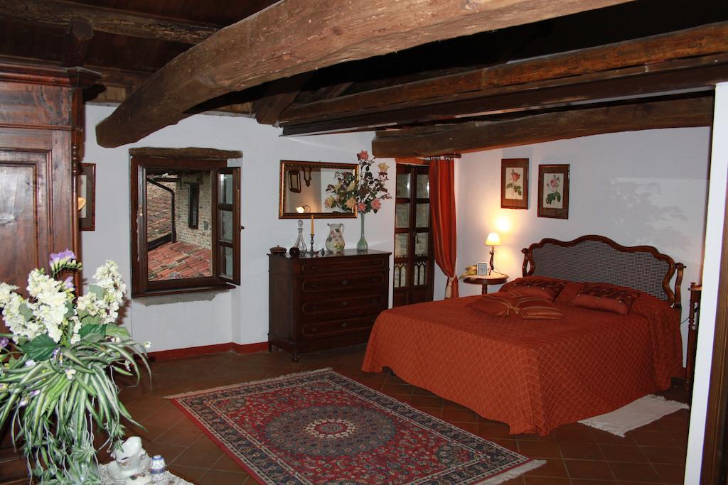 Calosso Casa Giuliana旅馆 客房 照片