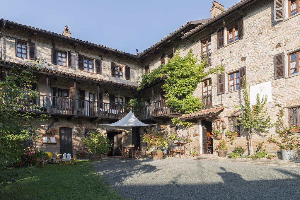 Calosso Casa Giuliana旅馆 外观 照片